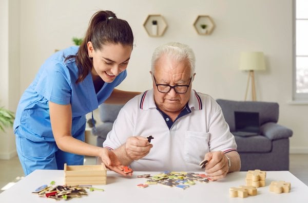 5 Questions to Ask When Touring Assisted Living Communities in Tampa